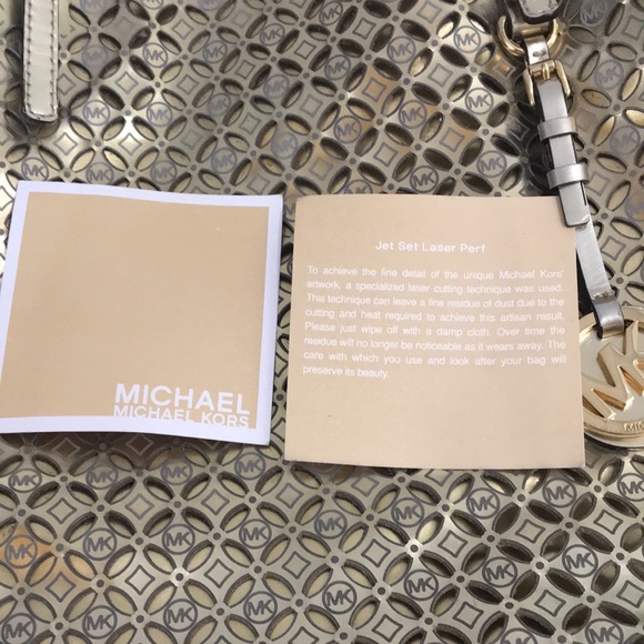 Michael Kors Flower Perforated Tote Gold - Picture 11 of 16